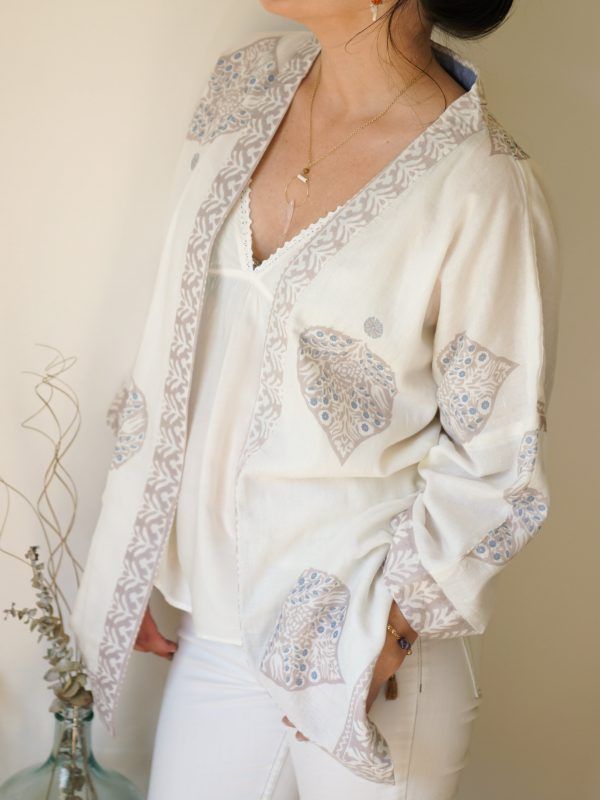 kimono blanco kimono de algodón blanco y estampado malva