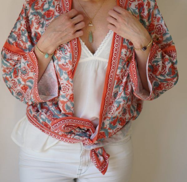 kimono de algodón con print floral en coral