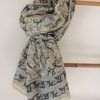 pareo algodón estampado floral mostaza y verde