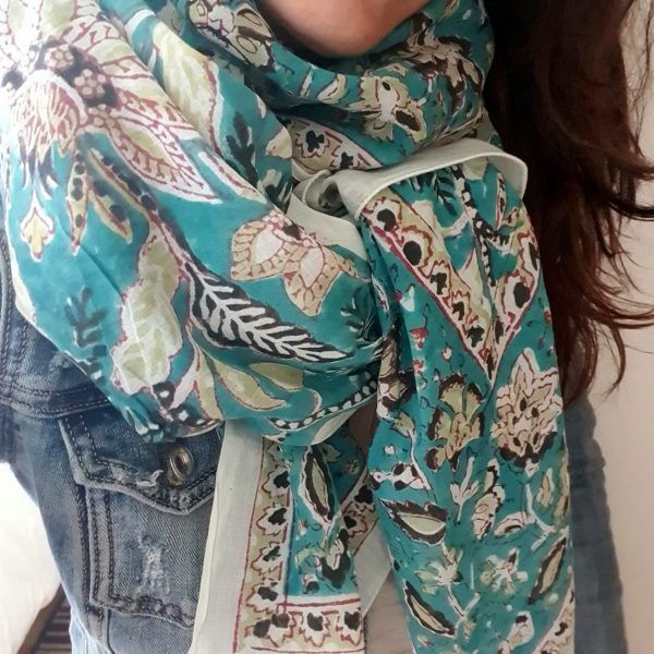 fular de algodón estampado floral verde mar