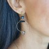 pendientes de aro con cuarzo ahumado, labradorita y howlite negro