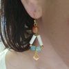 pendientes largos cyra con ágatas naranja y aqua