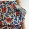 fular verde agua estampado floral en rojo, azul y rosa