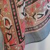 fular pareo estampado floral rosa y gris