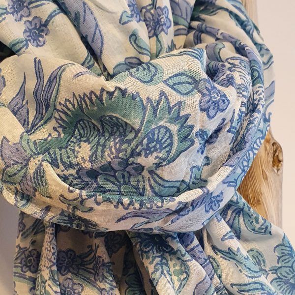 fular algodón estampado floral azul
