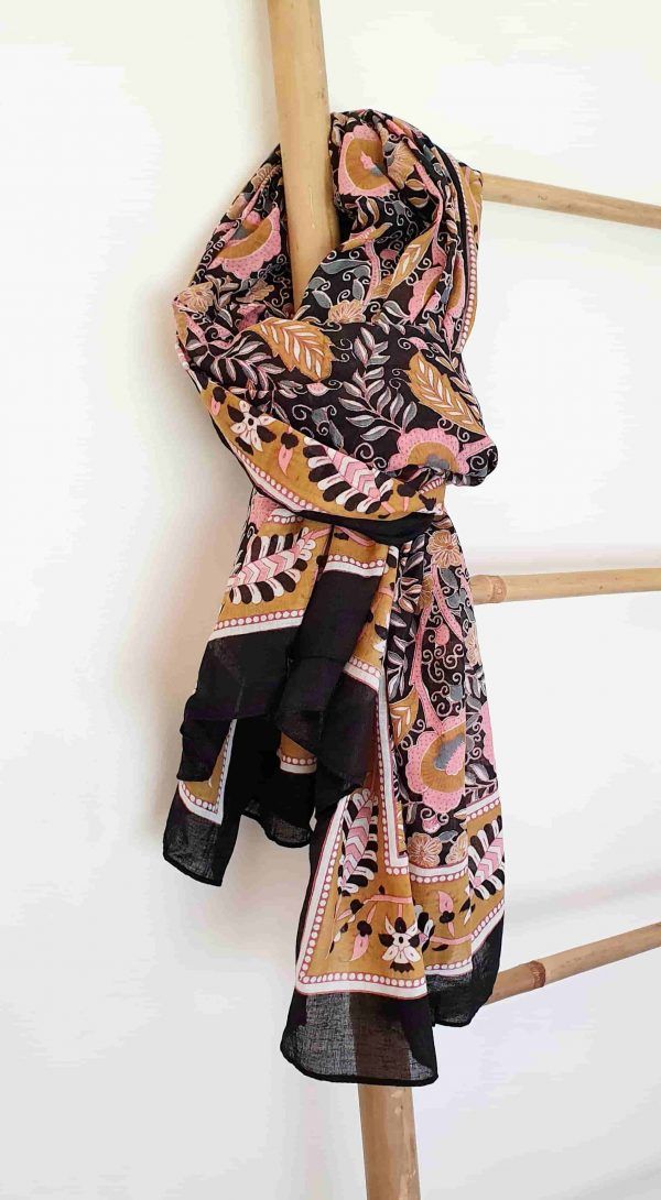foulard pareo algodón estampado floral fondo negro