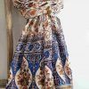 foulard estampado floral azul y ocre