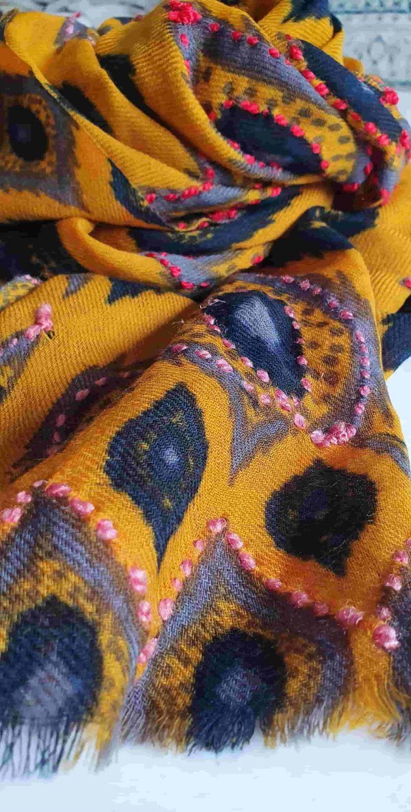 foulard de cashmere fondo mostaza