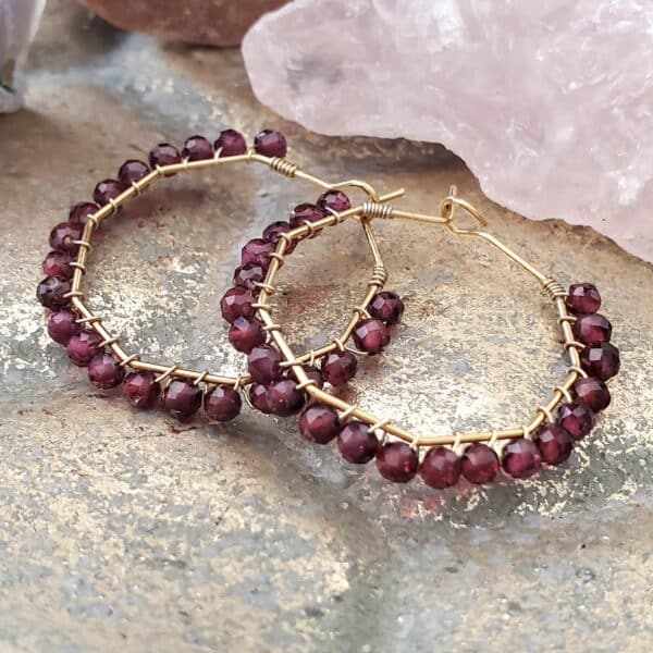 pendientes de aro con granates