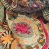 bufanda artesanal de lana pura bordada con estampado floral