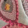 bufanda artesanal bordada reversible en morado y gris