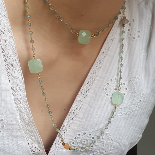 collar años 20 con aguamarinas, cuarzo rosa, ágatas y cristal verde agua
