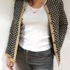 chaqueta algodón estampado geométrico y cenefa ocre