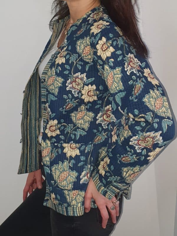 chaqueta algodón reversible estampado floral y rayas
