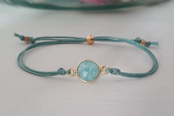 pulsera amazoinita y cordón verde salvia
