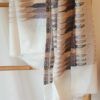 fular invierno cashmere en beige, crudo y gris