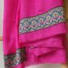 fular cashmere fucsia con cenefa bordada
