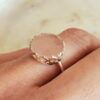 anillo cuarzo rosa y plata de ley