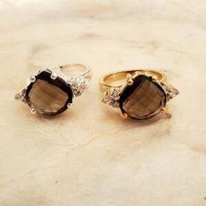 anillo de fiesta cora cuarzo ahumado y circonitas
