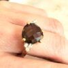 anillo cuarzo ahumado y circonitas
