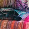foulard de cashmere en color caldera y cenefa de rayas