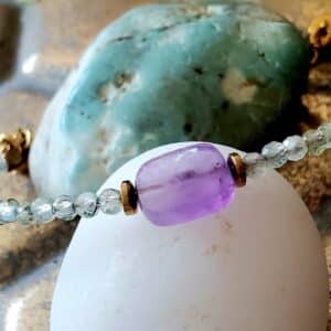 pulsera de amatista y prehnitas