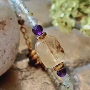 Pulsera Cyra de prehnitas, citrino y amatistas